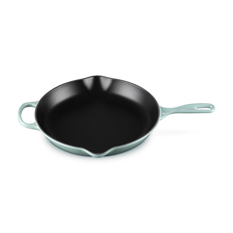 Le Creuset Signature Cast Iron Round Skillet 30cm image number 28